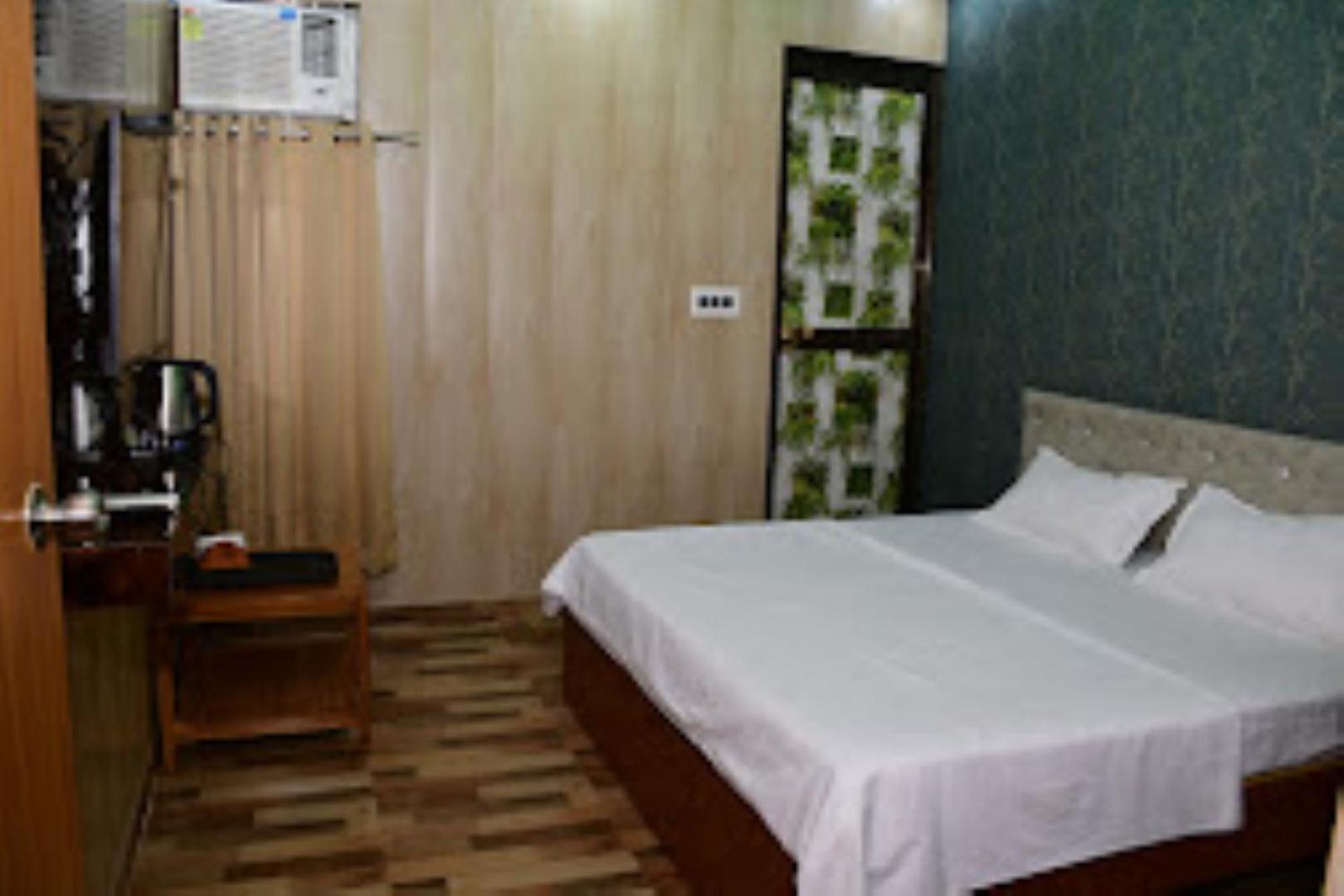 Hotel Renu Paradise , Ayodhya Exterior foto