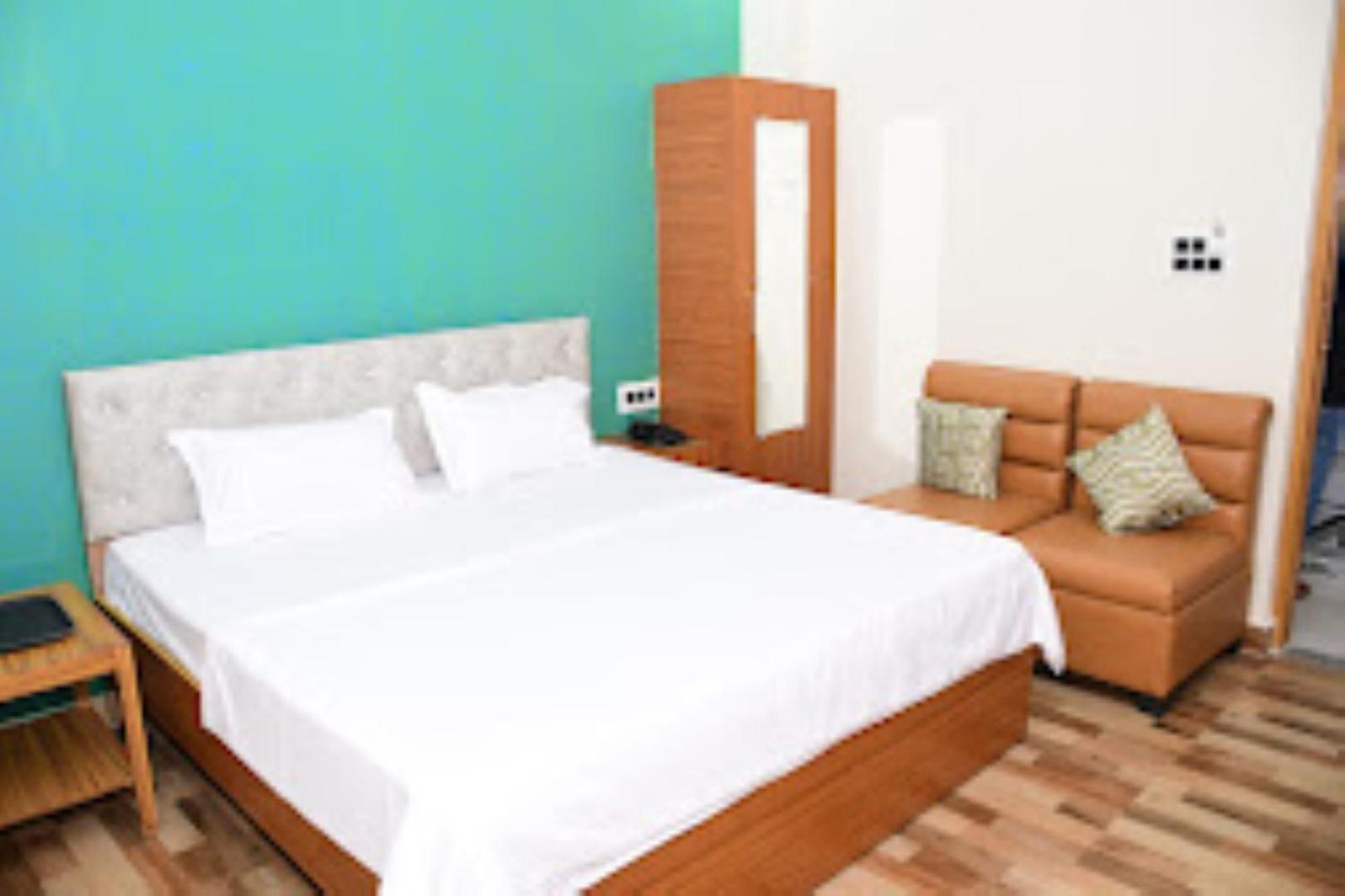 Hotel Renu Paradise , Ayodhya Exterior foto